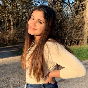 Meet your Posher, Sana